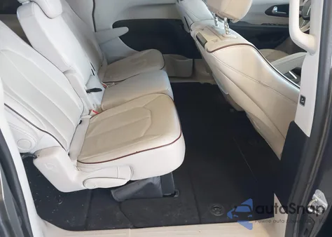 2017 Chrysler Pacifica Limited from USA, damaged, VIN 2C4RC1GG2HR570168